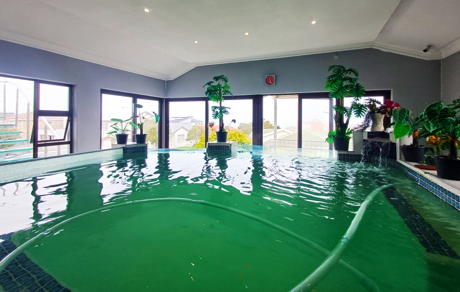 7 Bedroom Property for Sale in Kleinmond Western Cape